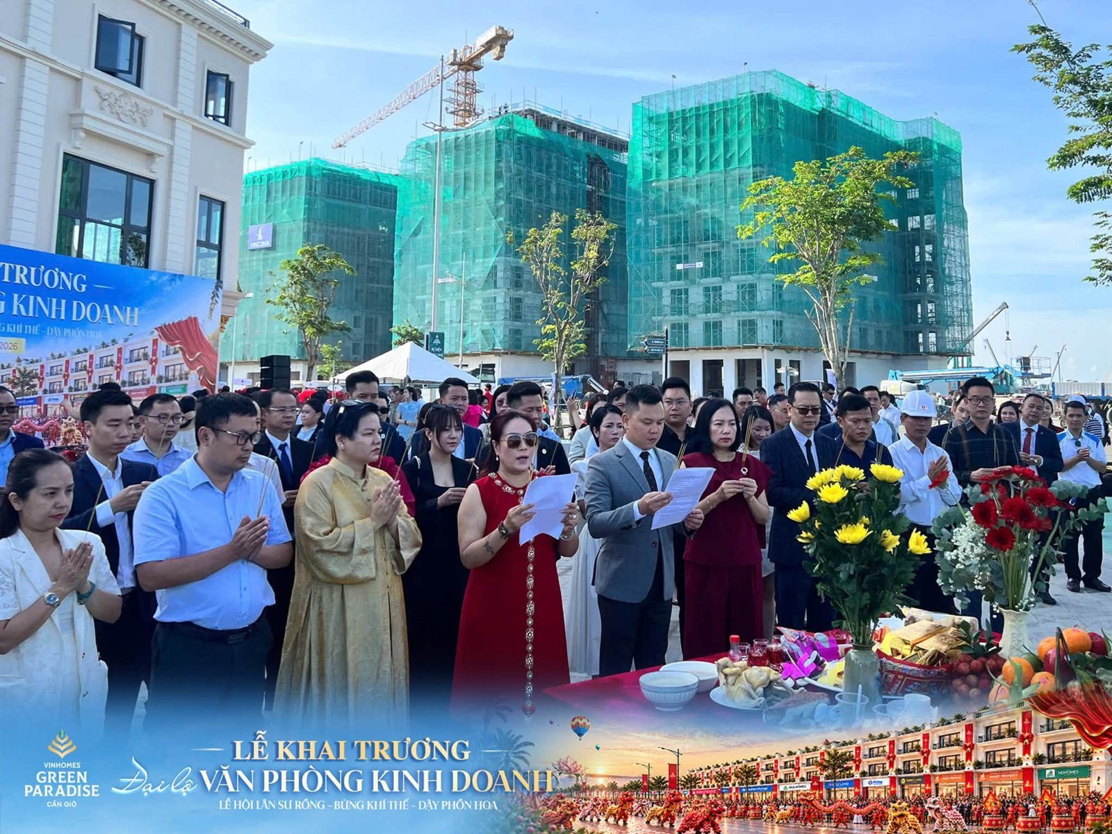 Đại lý và khách hàng tại lễ khai trương – Vinhomes Green Paradise